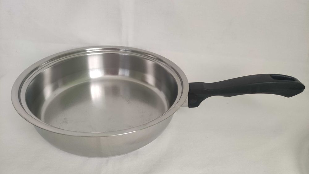 Масивен тиган от неръждаема стомана с двойно дъно