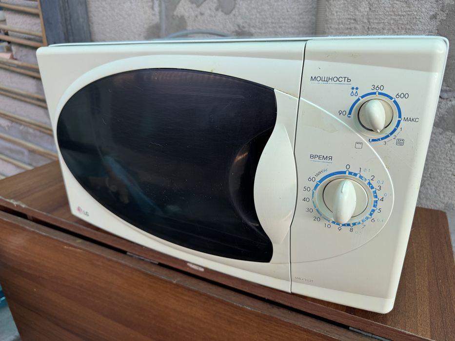 Продам микроволновую печь