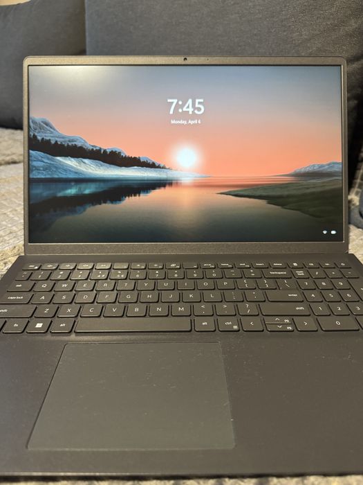 Laptop Dell Vostro 3520