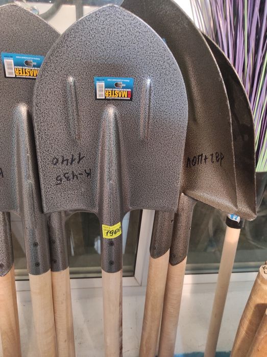 Лопаты с черенком