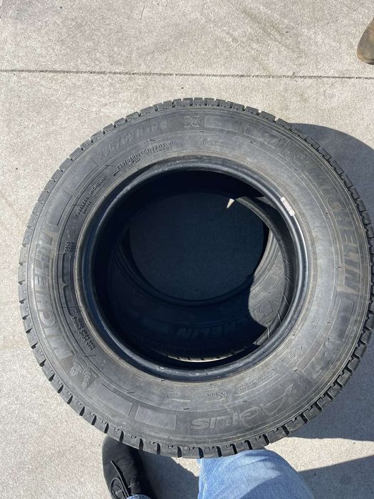Бусови Гуми Michelin Agilis 235/65/16C