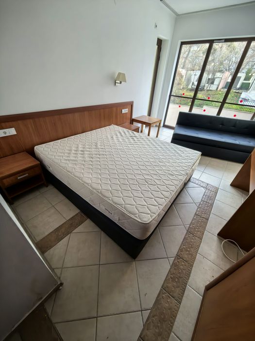 Спалня с табла , гръб с матрак мемори пяна+ две нощни шкафчета