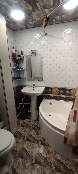 2-этаж 3 хонали кирпични дом сотилади