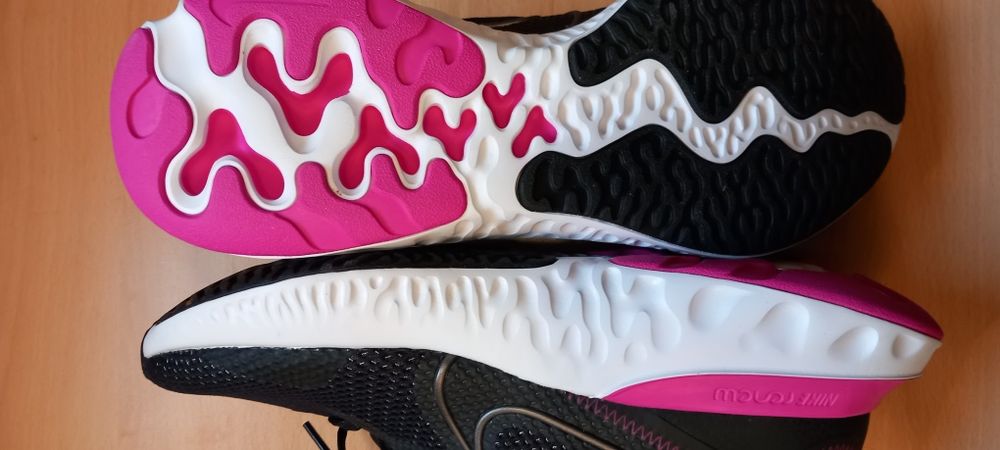 Маратонки NIKE RENEW 41/42