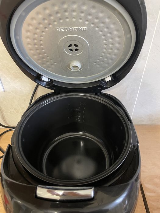 Мультиварка Redmond RMC-M90