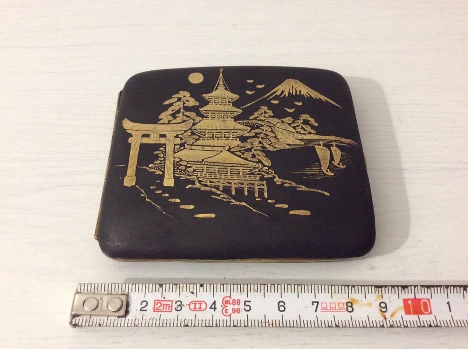 Японска табакера