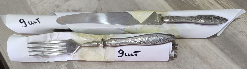 Набор вилок и ножей