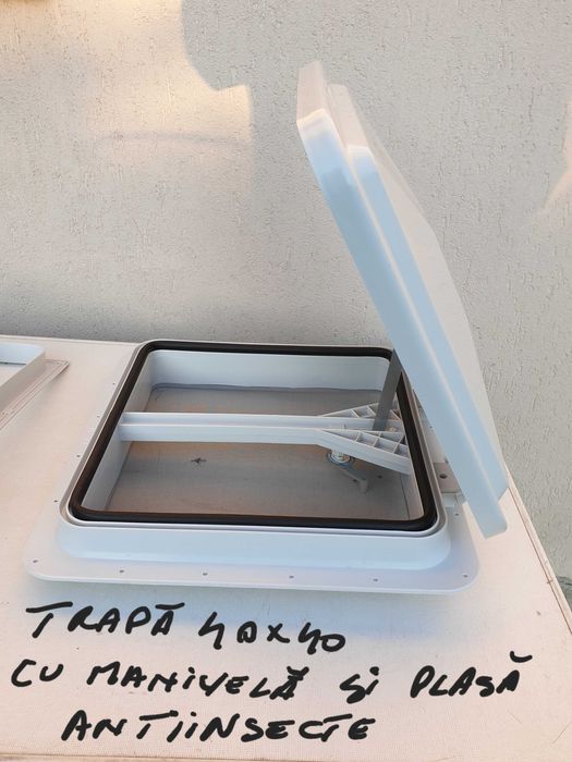 Trape (ferestre de tavan) pentru rulote, autorulote, etc