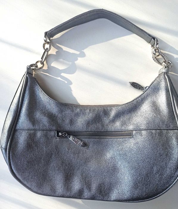 Сумки черная и серебристая