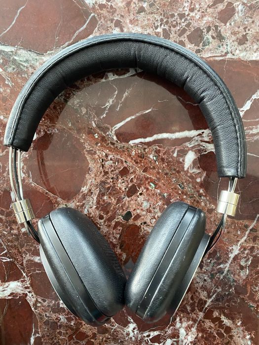 Casti Bowers&Wilkins