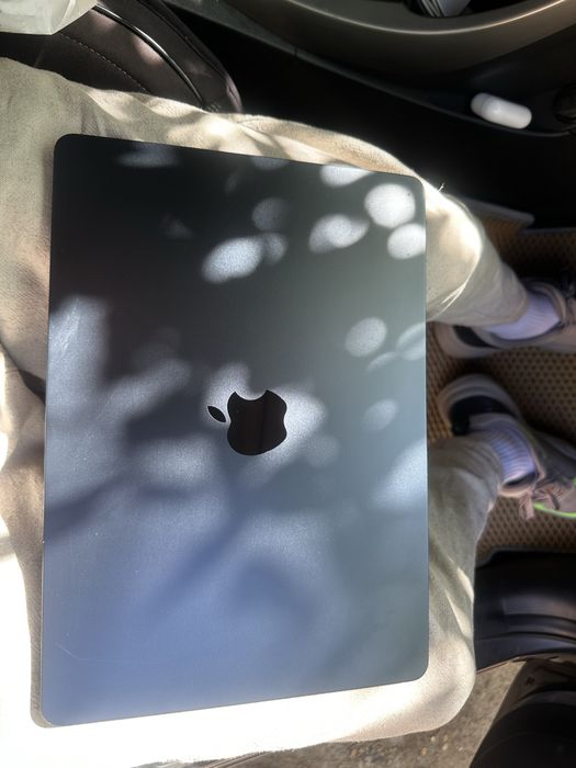 Macbook air 13 М3 8/256
