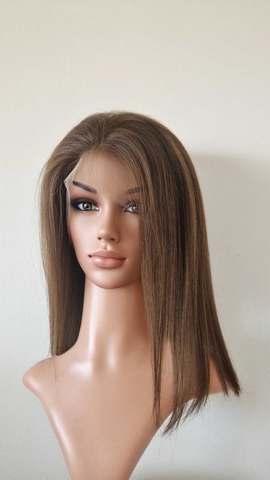 Естествена кафява перука 40 см, бразилски косъм, дантела 13x4