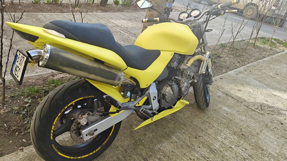 Honda Hornet  Vand, schimb  cu scuter sau cruiser.