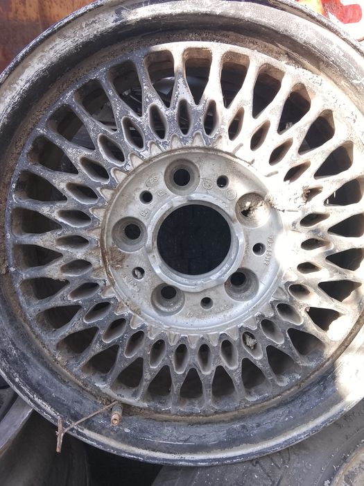 Киски на 15 на БМВ