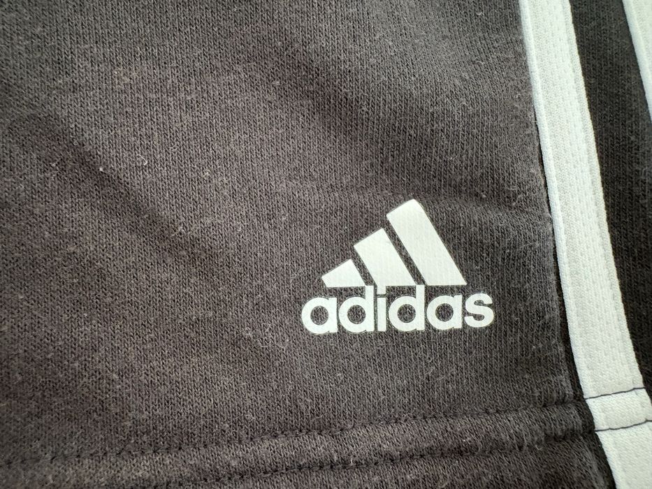 Adidas pantaloni scurti dama,S-M