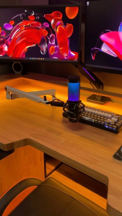 Стол с встроенным холодильником