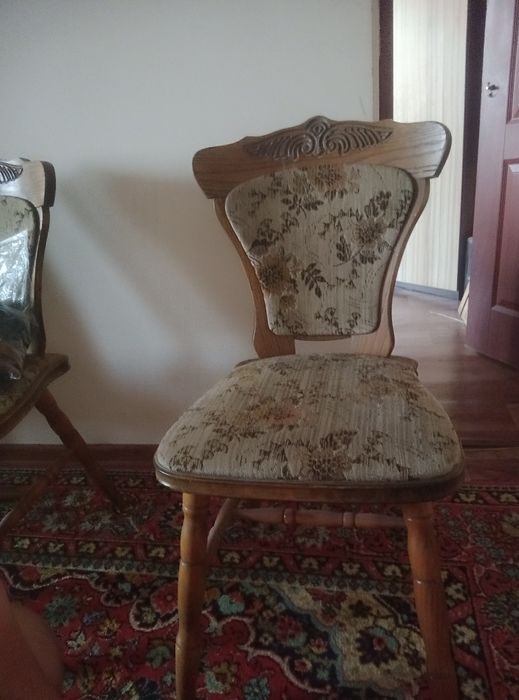 Продам стулья деревянные