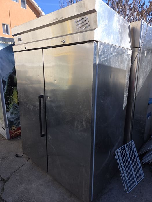 Frigider inox, Masa calda sau  rece cu 2 usi, blat inox, cu saladeta