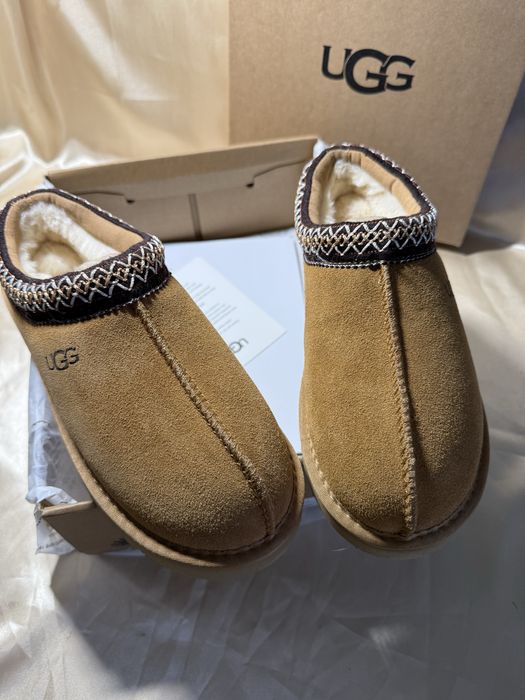 UGG tazz noi in cutie