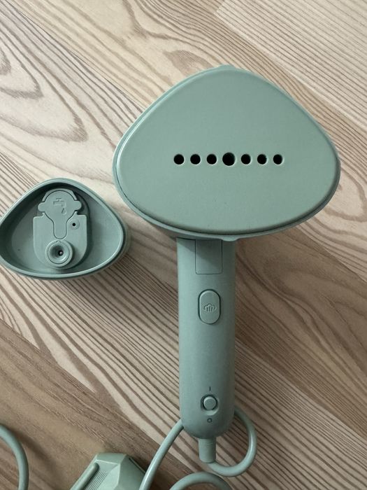 Aparat de calcat vertical cu aburi Philips