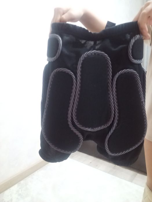 Шорты для катания, наколенники