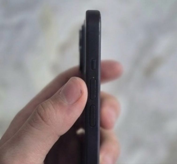 iPhone 15 - Negru (128GB)