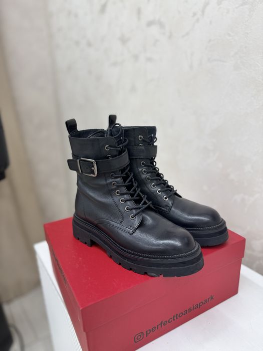 Продается зимние ботинки