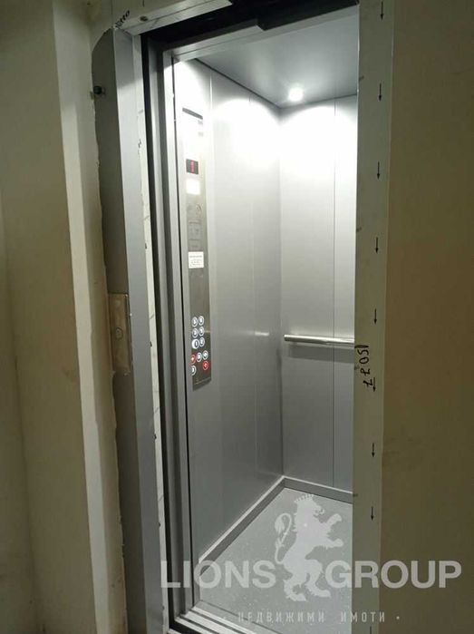 Продава се Тристаен апартамент в Варна, Възраждане 3 - 90 кв.м за 1556 €/кв.м - Снимка #19