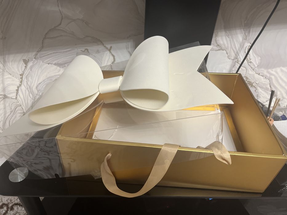 Подарочная коробка