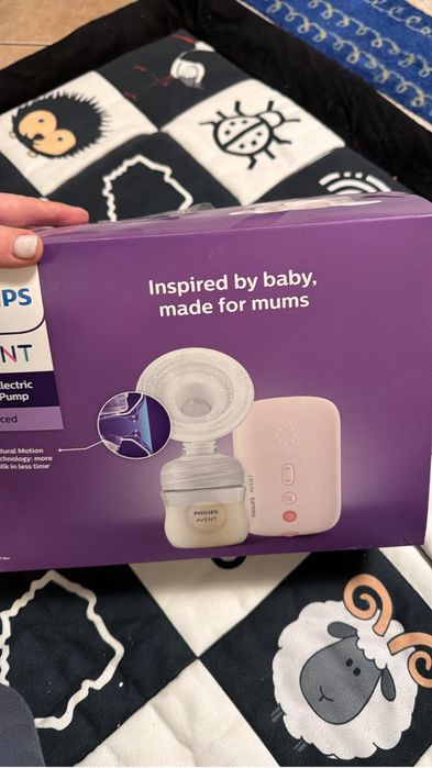 Pompa de san Philips Avent model din seria SCF395 (Natural Motion)