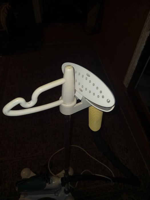 Паровой утюг TOBI.