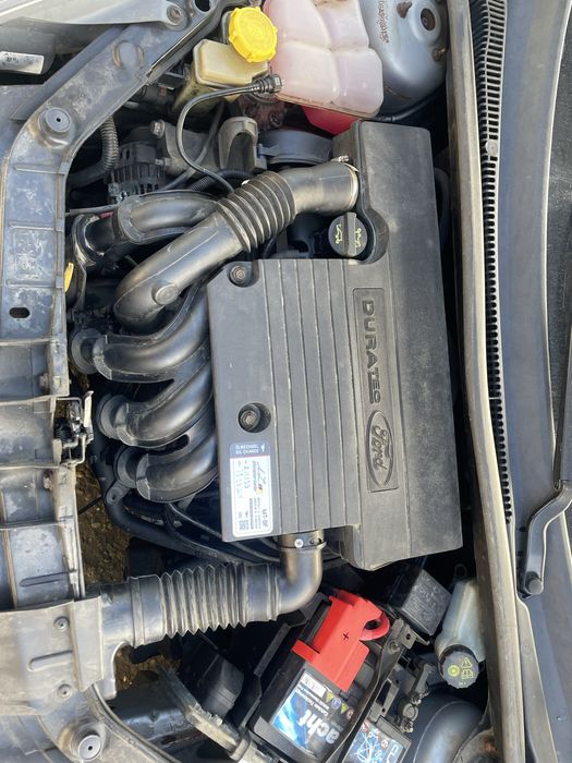 Vând ford fiesta 1.4 benzina