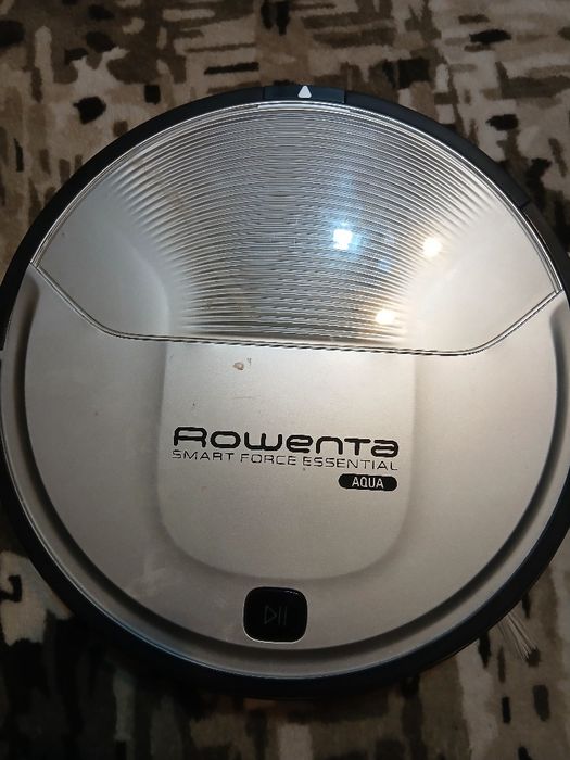 Robot aspirator Roventa