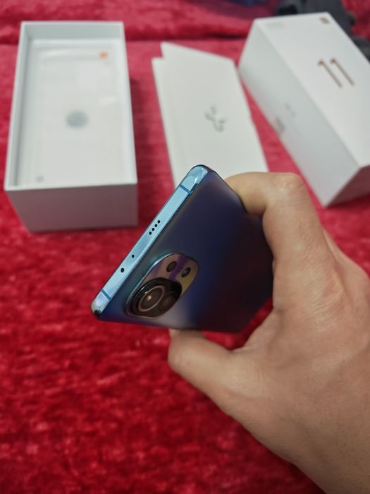 Xiaomi 11 8/256 GB