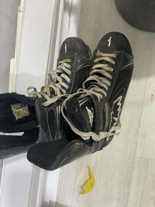 Коньки Б/у продам