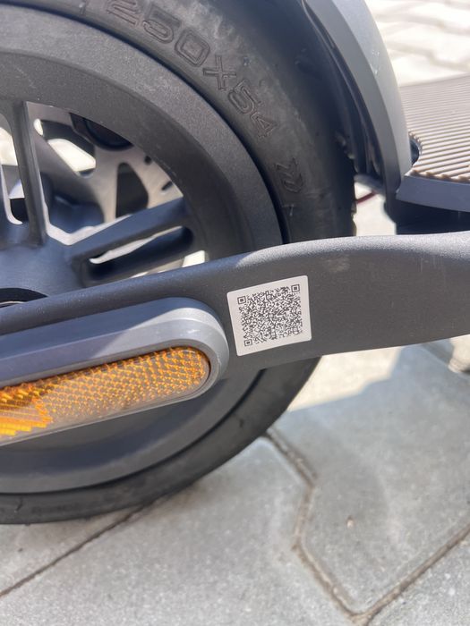 Trotineta Xiaomi Electric Scooter 4 Lite (2nd Gen) – Ca nouă, doar 20 km, cumpărată nouă