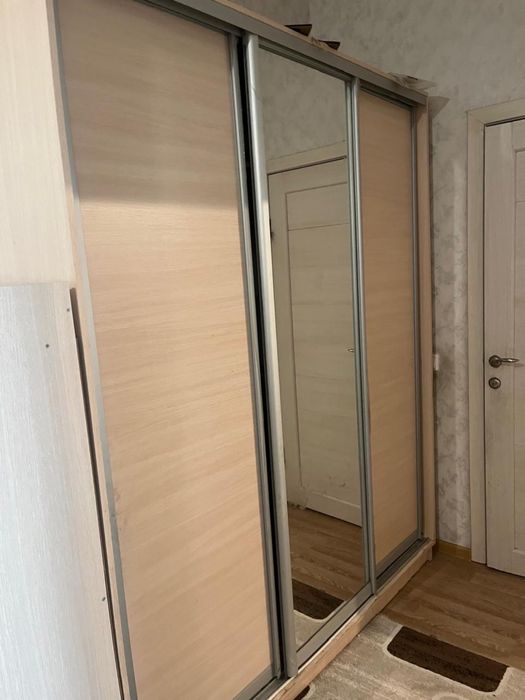 Продам шкаф купе в хорошем состоянии