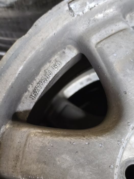 Продам диски размер 16