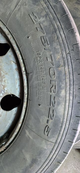 Продам шины 275 .70.R22.5