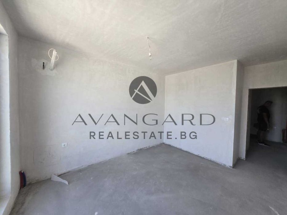 оф.24102 Тристаен с паркомясто/ Тракия