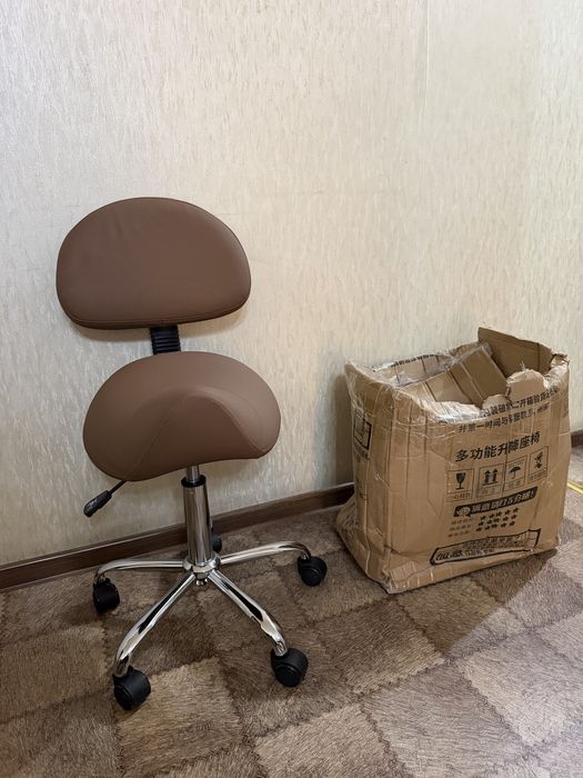 Продам кресло седло новое