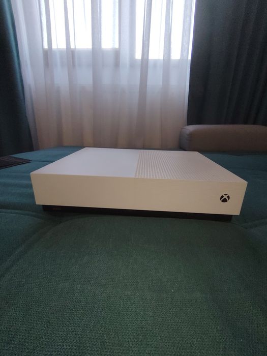 Xbox ONE S Will-Digital 1TB - 4K Ultra HD, HDR, Manetă + cabluri