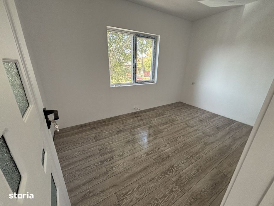 De vânzare casă P+1E tip duplex