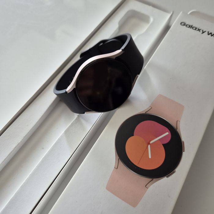 Смарт часовник Samsung Galaxy Watch 5, 40 mm