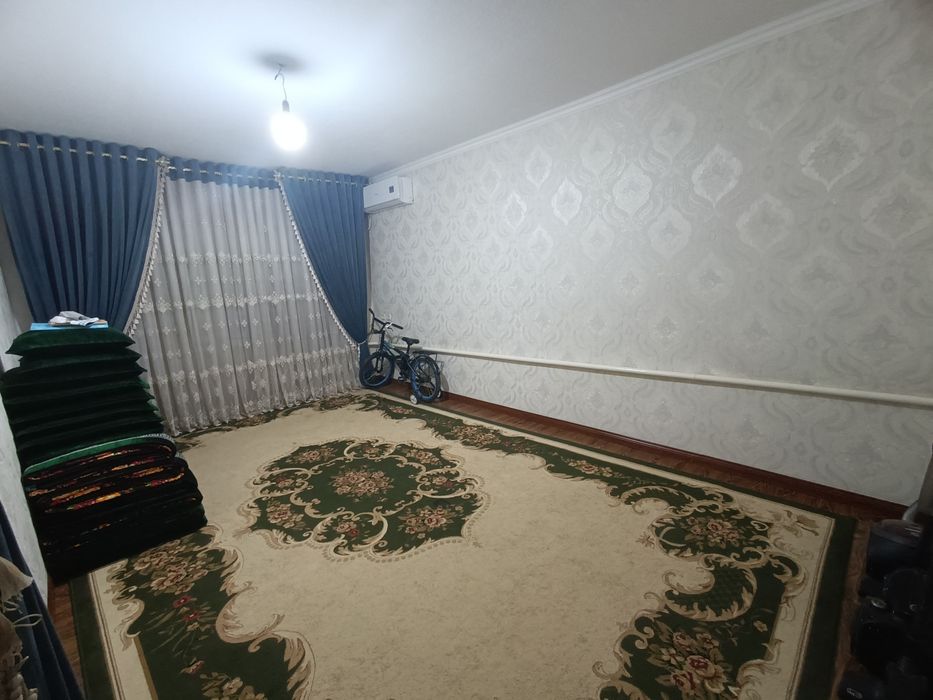 3/1/4 сотилади. 72 м²