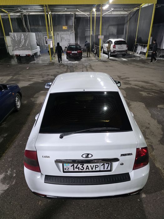 Приора хетчбек срочно