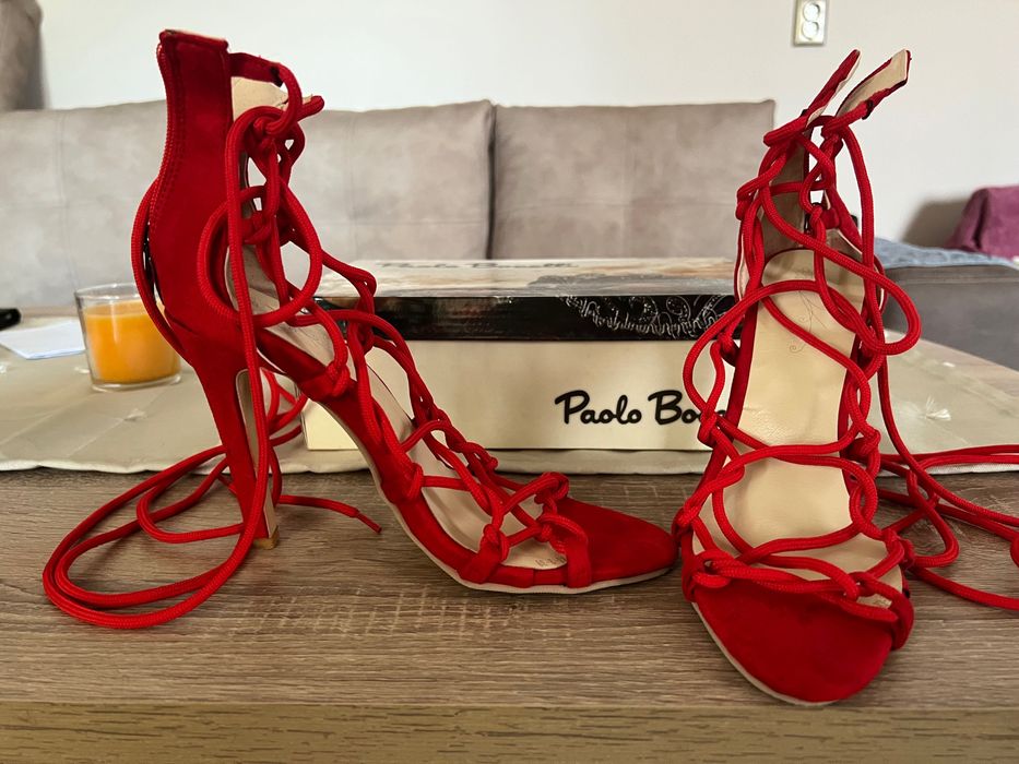 waw атрактивни сандали