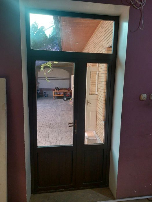 Akfa eshik sotiladi