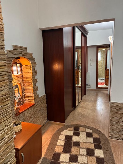 Apartament complet renovat, 3 camere, Cartier Grui-Campulung