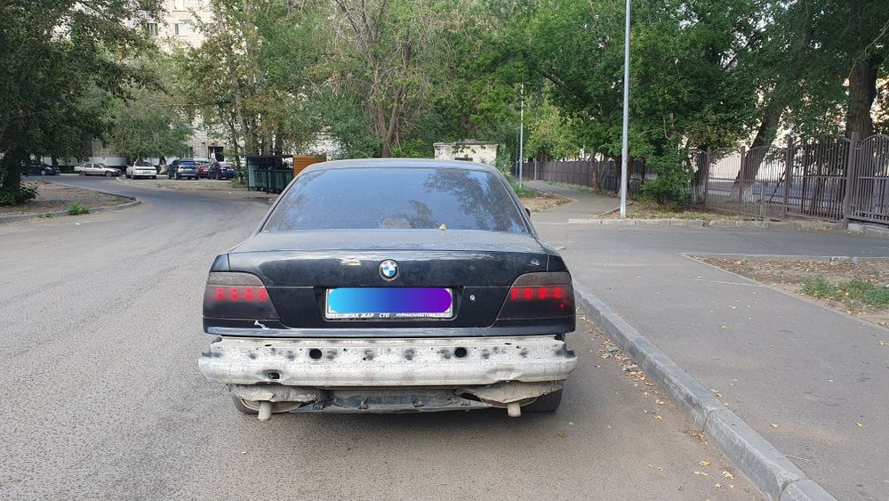 Продам BMW e38 728i